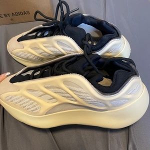 Authentic yeezy 700 v3